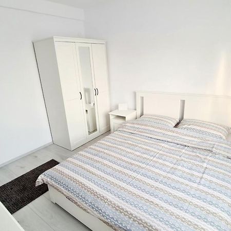 Belle Apartments - Central Питешти Экстерьер фото
