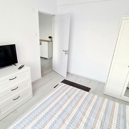 Belle Apartments - Central Питешти Экстерьер фото