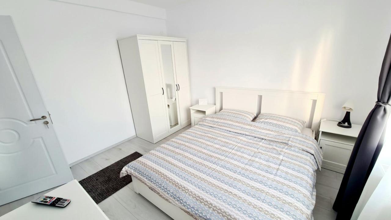 Belle Apartments - Central Питешти Экстерьер фото